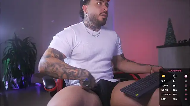 LeoSalvatore  online show from April 10, 1:33 am