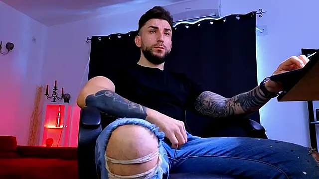 MightyAaron66 online show from February 21, 7:09 am