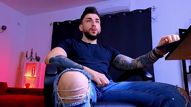 MightyAaron66 online show from March 17, 3:33 am