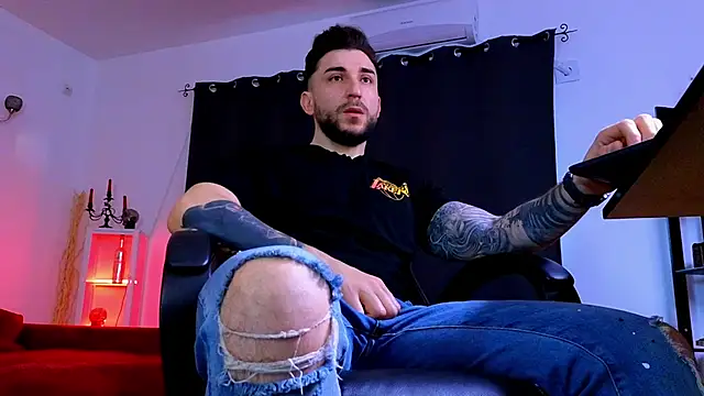 MightyAaron66 online show from April 10, 4:28 am