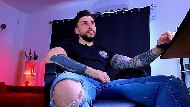 MightyAaron66 online show from June 1, 3:58 pm