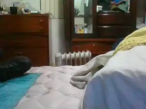 Snapshot of Emilylyn2501 chatting on December 14, 9:02 pm Emilylyn2501 online show from December 14, 9:02 pm