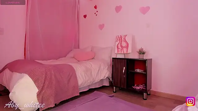 Snapshot of AbyWhitee chatting on September 14, 12:15 pm AbyWhitee online show from September 14, 12:15 pm