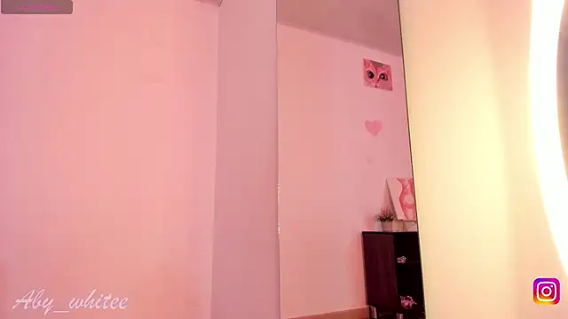 Snapshot of AbyWhitee chatting on September 18, 11:34 am AbyWhitee online show from September 18, 11:34 am