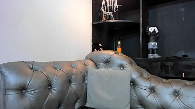 HeellBoy  online show from December 5, 3:15 am