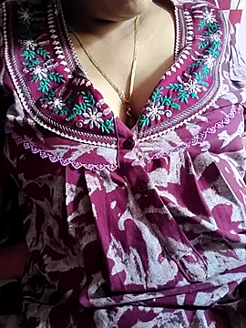 Snapshot of samitasharma chatting on June 19, 5:23 am samitasharma online show from June 19, 5:23 am