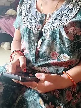 Snapshot of samitasharma chatting on July 14, 5:12 am samitasharma online show from July 14, 5:12 am