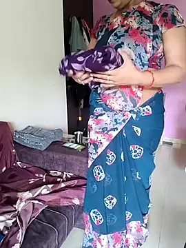 Snapshot of samitasharma chatting on July 15, 6:18 am samitasharma online show from July 15, 6:18 am
