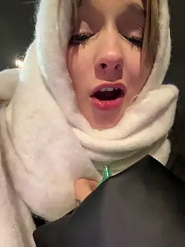 Baby Tiny online show from January 26, 4:20 pm