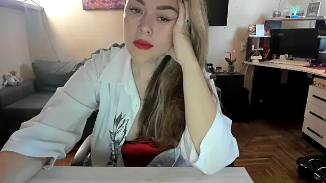 Snapshot of SofiaBells chatting on September 10, 10:04 am SofiaBells online show from September 10, 10:04 am