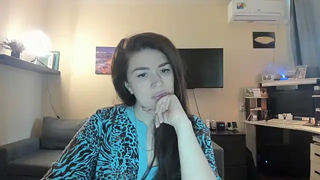 Snapshot of SofiaBells chatting on July 28, 8:32 am SofiaBells online show from July 28, 8:32 am