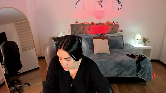 Snapshot of Icysweetcam chatting on May 2, 11:37 am Icysweetcam online show from May 2, 11:37 am