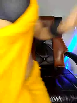 Snapshot of Black-Pearll chatting on January 30, 2:47 pm Black-Pearll online show from January 30, 2:47 pm