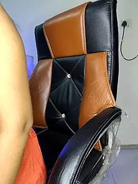 Snapshot of Black-Pearll chatting on March 5, 5:29 pm Black-Pearll online show from March 5, 5:29 pm