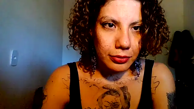 Submersidollx online show from April 30, 6:58 pm
