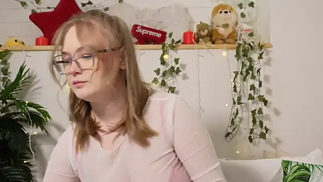 MonicaAsis online show from March 13, 6:12 pm