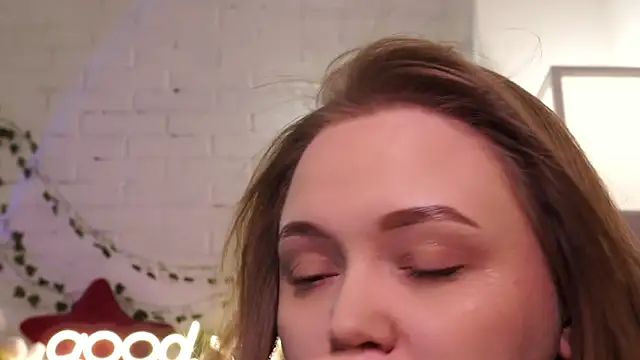 Snapshot of MonicaAsis chatting on April 25, 6:27 pm MonicaAsis online show from April 25, 6:27 pm