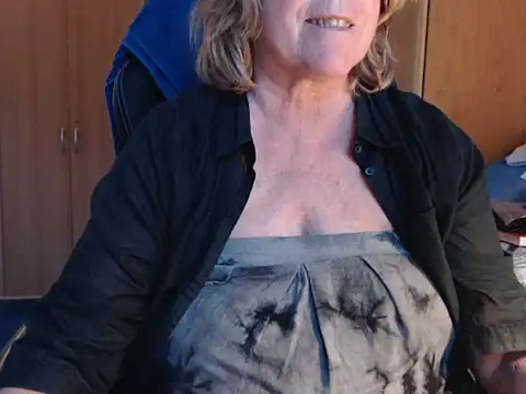 Snapshot of _sunshine__ chatting on May 3, 6:36 pm sunshine online show from May 3, 6:36 pm