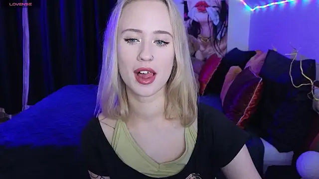 SashaBrooks online show from October 19, 6:08 pm