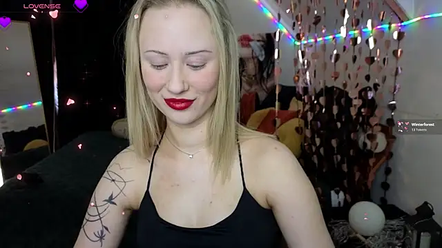 SashaBrooks online show from April 4, 1:41 pm