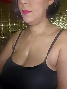 Snapshot of Foxlady2271 chatting on December 27, 11:21 pm Foxlady2271 online show from December 27, 11:21 pm