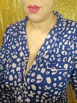 Snapshot of Foxlady2271 chatting on December 28, 8:26 am Foxlady2271 online show from December 28, 8:26 am