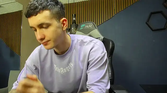 JacksonOlsenn online show from March 4, 1:38 pm