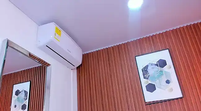 RoxannaHanson online show from February 28, 8:31 am