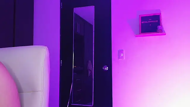 TinaJonnes  online show from May 31, 1:03 am