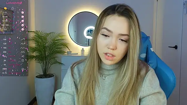 Snapshot of Evia_r0se chatting on January 30, 5:09 am Evia r0se online show from January 30, 5:09 am