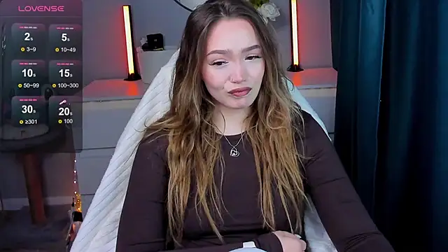 Snapshot of Evia_r0se chatting on October 11, 8:13 am Evia r0se online show from October 11, 8:13 am