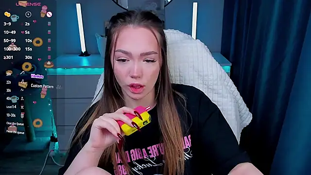 Evia r0se online show from February 12, 6:03 pm