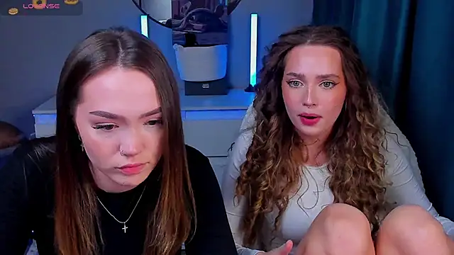 Evia r0se online show from April 14, 3:51 pm