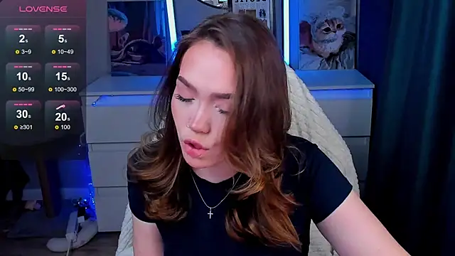 Evia r0se online show from April 21, 9:37 am