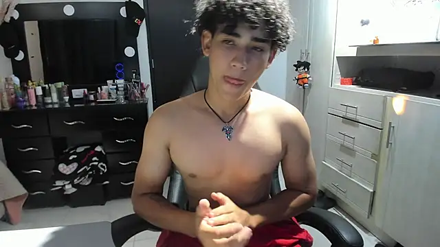 Snapshot of jake_willianss chatting on May 7, 10:15 pm jake willianss online show from May 7, 10:15 pm