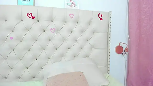 Snapshot of Kim_Eli chatting on March 7, 10:54 pm Kim Eli online show from March 7, 10:54 pm