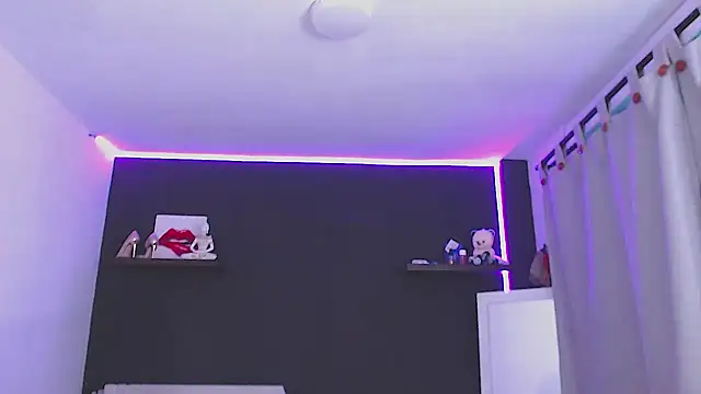 SusanLeroy online show from March 13, 9:49 am