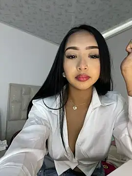 Snapshot of SOPHIACANDY19_ chatting on June 7, 10:35 pm SOPHIACANDY19 online show from June 7, 10:35 pm