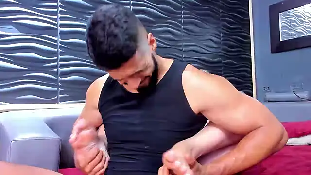 Snapshot of Cutetitslatin chatting on January 26, 2:14 am Cutetitslatin online show from January 26, 2:14 am