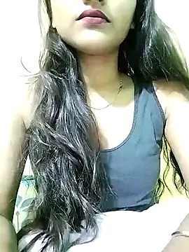 MISSQUEEN48 online show from January 31, 3:33 pm