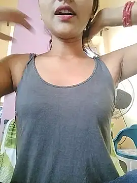 MISSQUEEN48 online show from July 5, 6:42 am