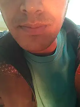 Snapshot of Wild-Honey chatting on December 29, 4:48 am Wild-Honey online show from December 29, 4:48 am