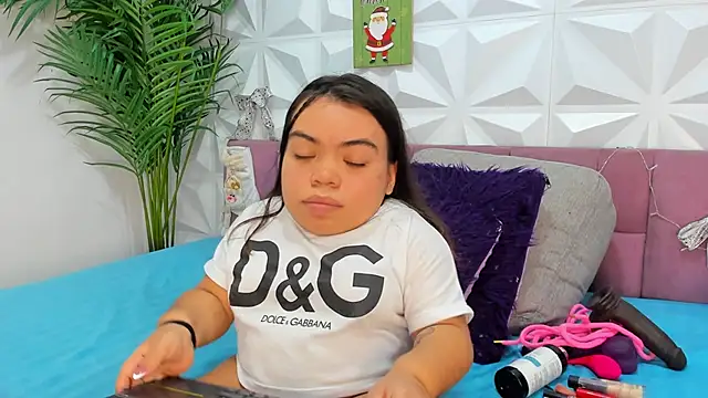 Snapshot of Michelle_Brooks chatting on December 20, 1:33 pm Michelle Brooks online show from December 20, 1:33 pm