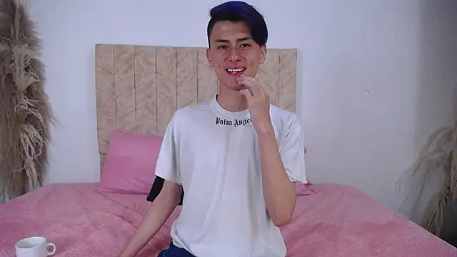 Snapshot of Alann_sr chatting on February 2, 5:21 am Alann sr online show from February 2, 5:21 am