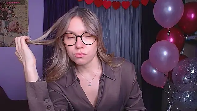 TaylorBre online show from March 13, 8:22 pm