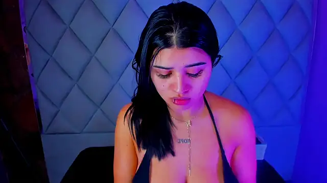 venusowen  online show from October 8, 1:31 pm