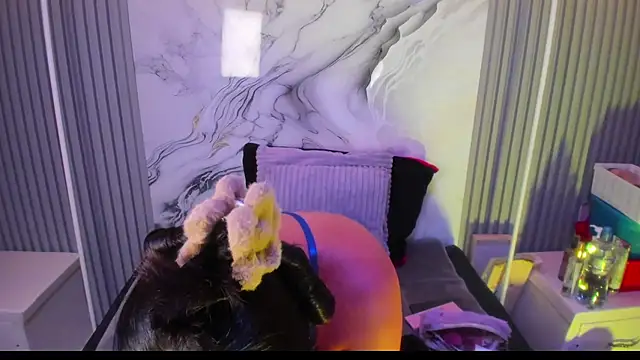 venusowen  online show from February 28, 2:18 pm