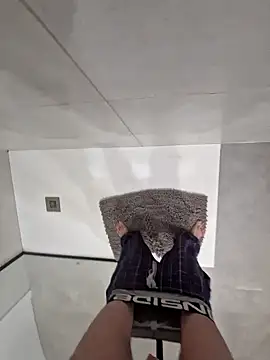 Snapshot of Joelhs6 chatting on February 8, 12:28 am Joelhs6 online show from February 8, 12:28 am