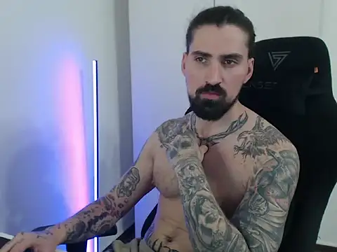 Snapshot of MateoHunk chatting on May 11, 12:22 pm MateoHunk online show from May 11, 12:22 pm