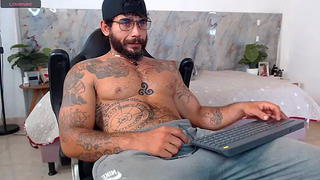 Snapshot of hanz_col chatting on June 9, 5:13 pm hanz col online show from June 9, 5:13 pm